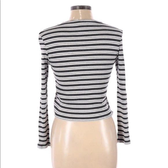 striped cropped Ls top - Picture 2 of 3